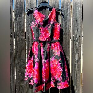 Taylor Women's Dress - Black and Pink Floral Size 4